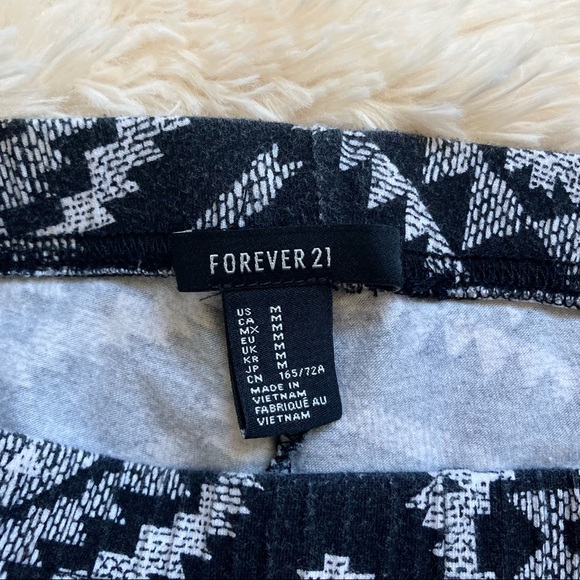 Forever 21 Black and White Geometric Aztec Print Leggings - Picture 5 of 6
